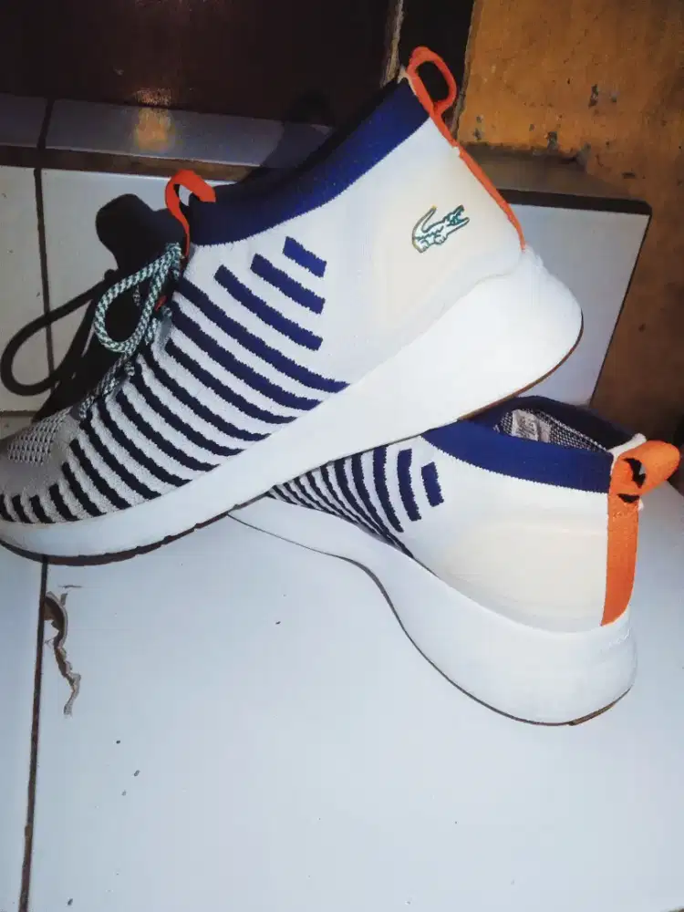 Sepatu Running Lacoste
