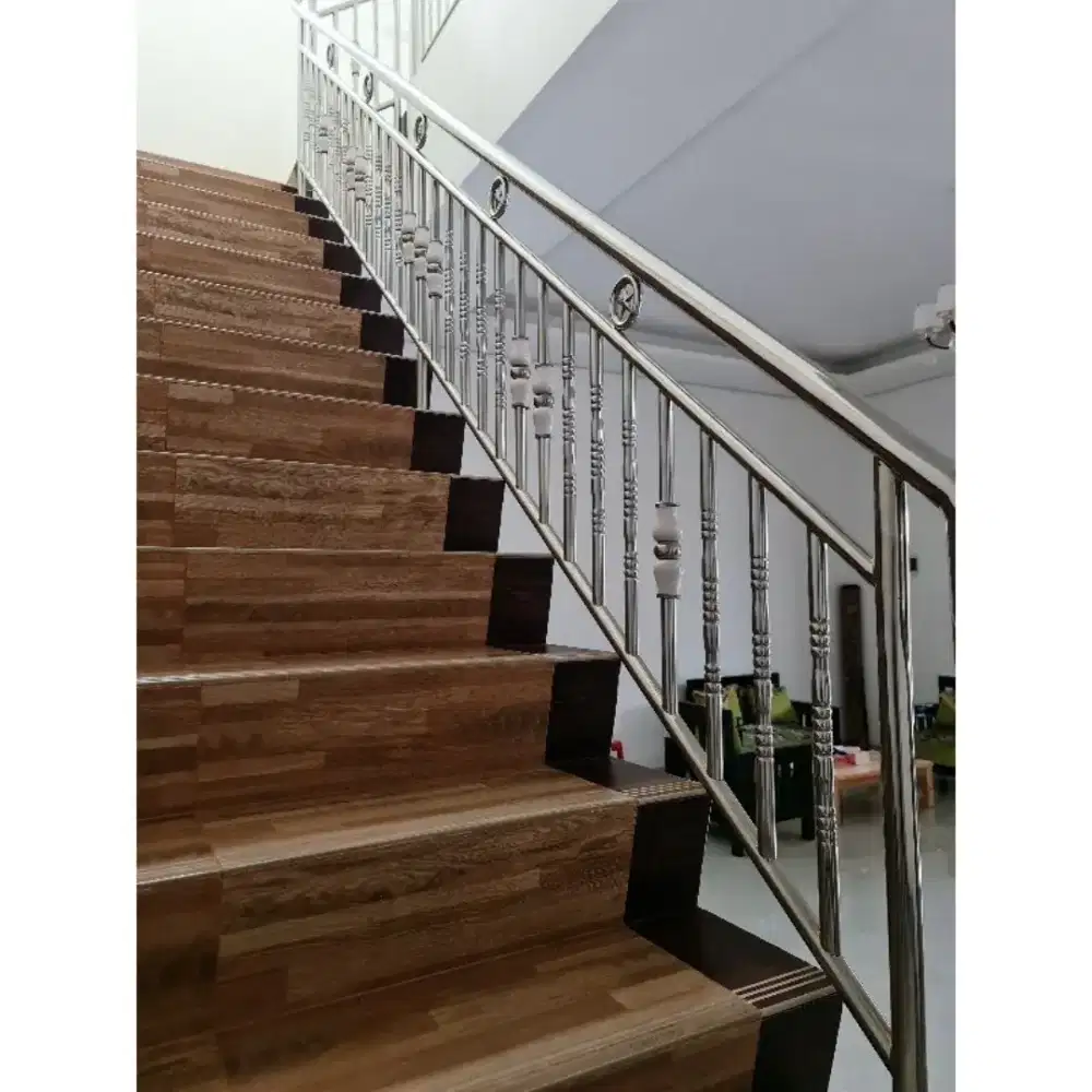 Railing tangga stenlis steel Minimalis