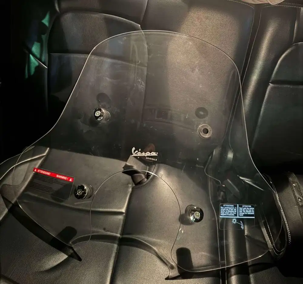 Windshield vespa medium with bracket