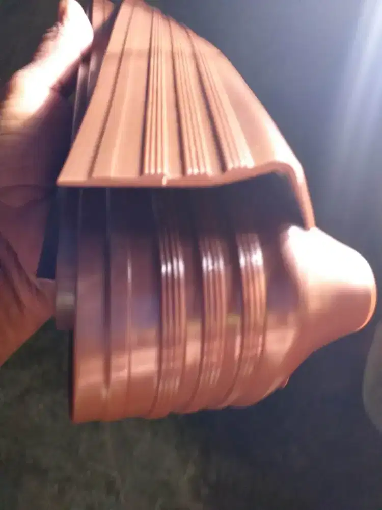 Stepnossing list karet tangga.