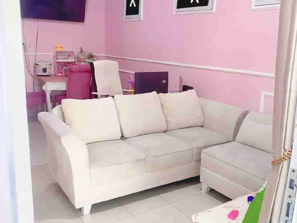 DiJual Cepat Rumah Barbie cantik siap huni Murah 2 lantai depan kompleks Villa jatirasa Jatiasih Bekasi