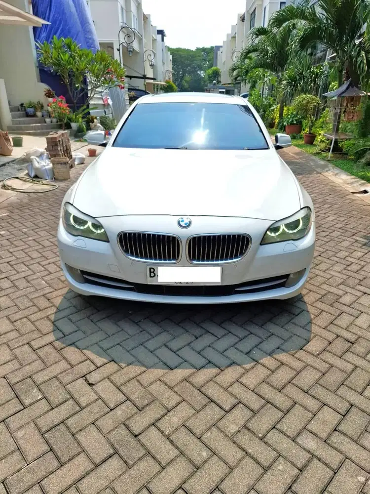 BMW 528i Matic Tahun 2013 Putih Istimewa ( Nego )