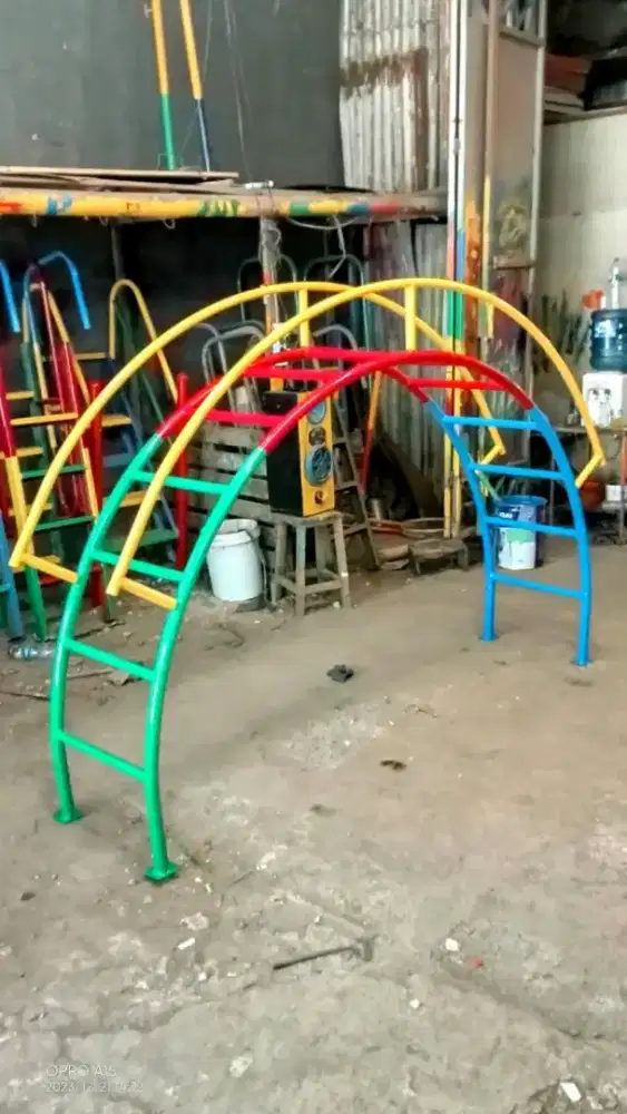 Tangga pelangi mainan anak