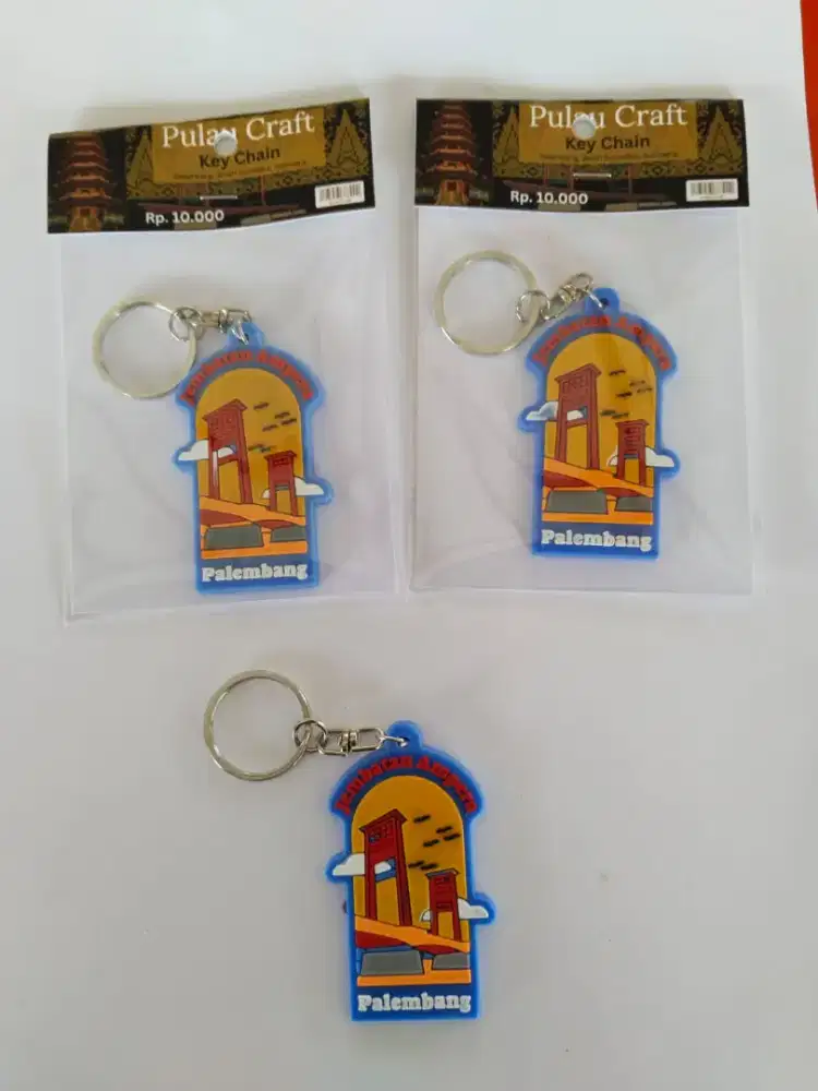 GANTUNGAN KUNCI DAN TEMPELAN KULKAS BERANEKA WARNA