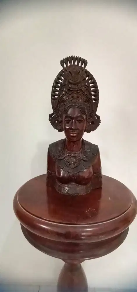 Patung Bali antik Janger Dancer