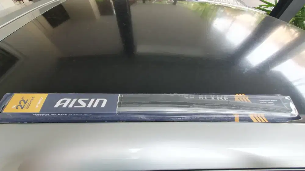Wiper Hybrid Aisin Uk. 22 inch
