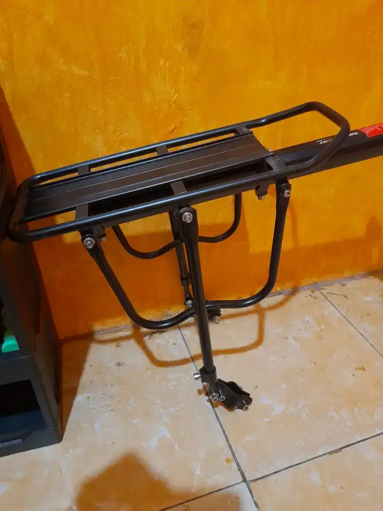 Boncengan sepeda belakang