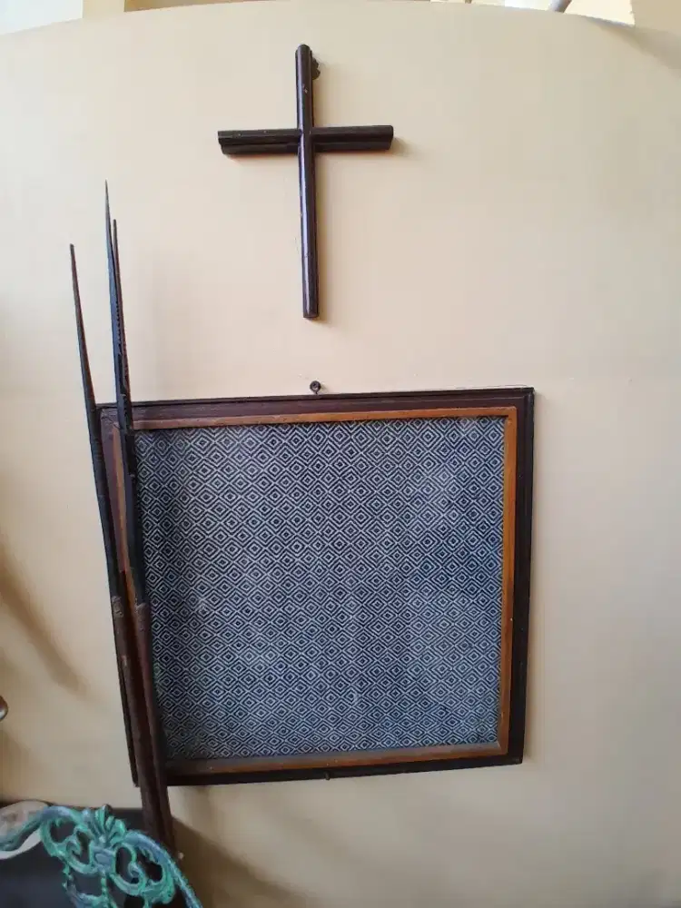 Tombak & Kain Asli Papua – Koleksi Etnik Langka