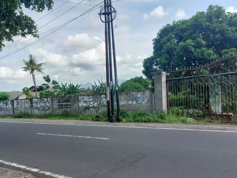 Tanah di pinggir jalan Raya kota Mataram