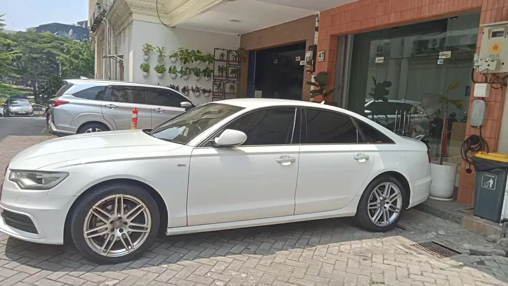 Audi A6 2014 Bensin