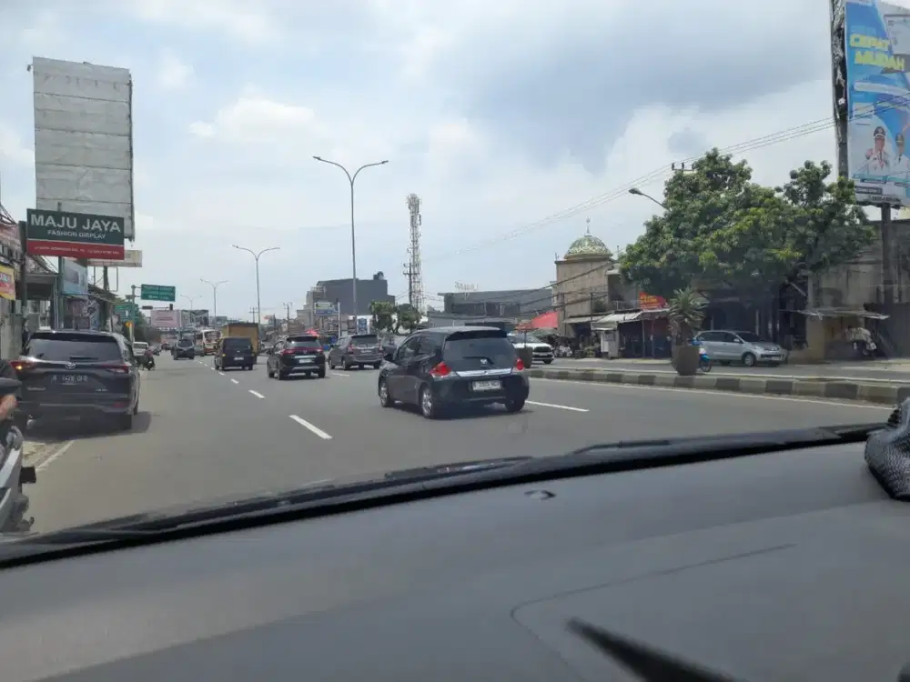 Hitung Tanah pinggir jalan raya Serpong cocok untuk mini showroom