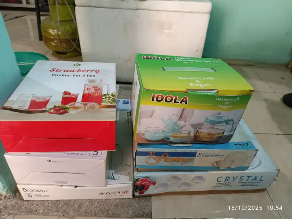 Dapet hadiah perlengkapan gelas dan lainnya