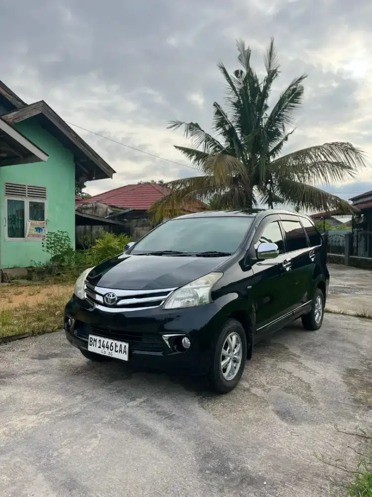 Dijual toyota avanza 2012 tipe G manual