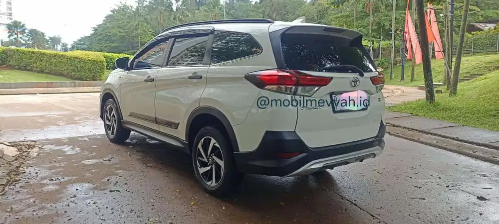 Toyota Rush GRS AT 2022