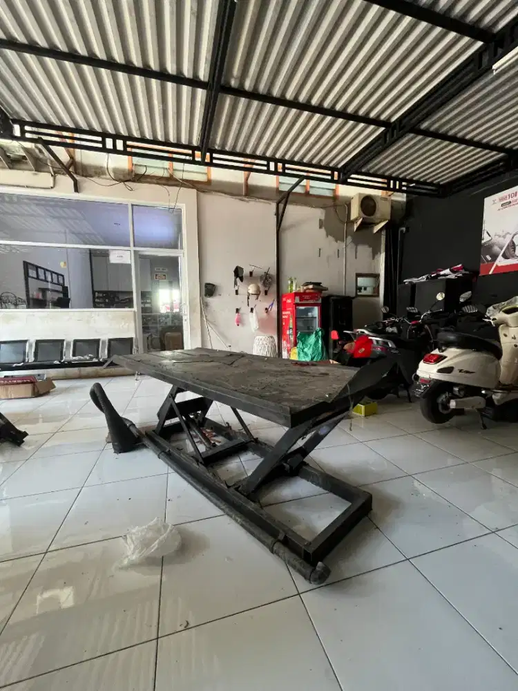 Motor / Bike Lift Bekas Dealer resmi Kawasaki