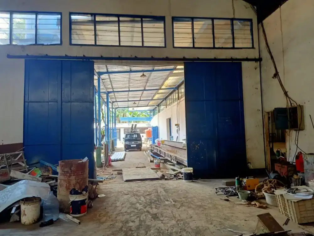 SEWA Gudang murah strategis akses fuso siap pakai di Jalan Caringin, Kota Bandung