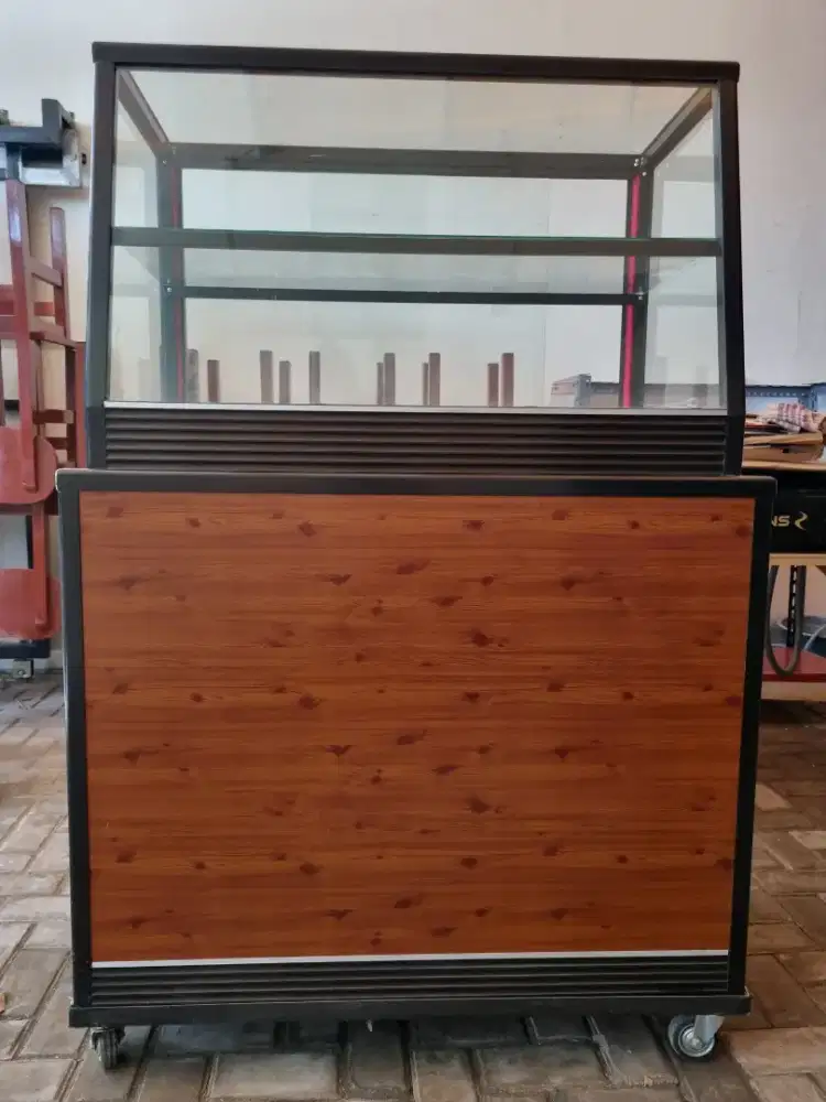 Etalase makan warna coklat