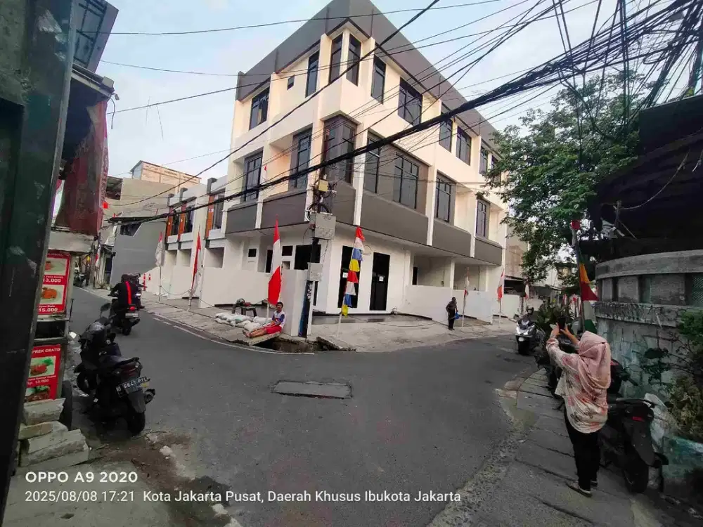 Rumah Di jual Murah strategis di Kemayoran jakarta jakarta pusat