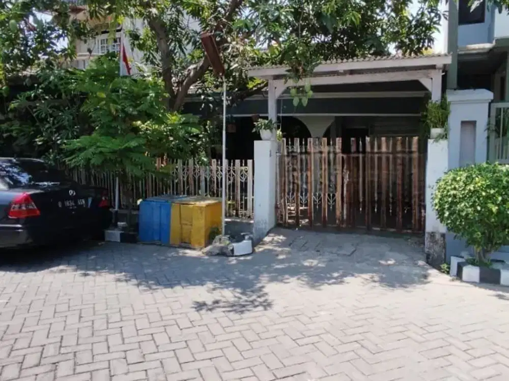 Rumah hitung tanah di Bhaskara Surabaya