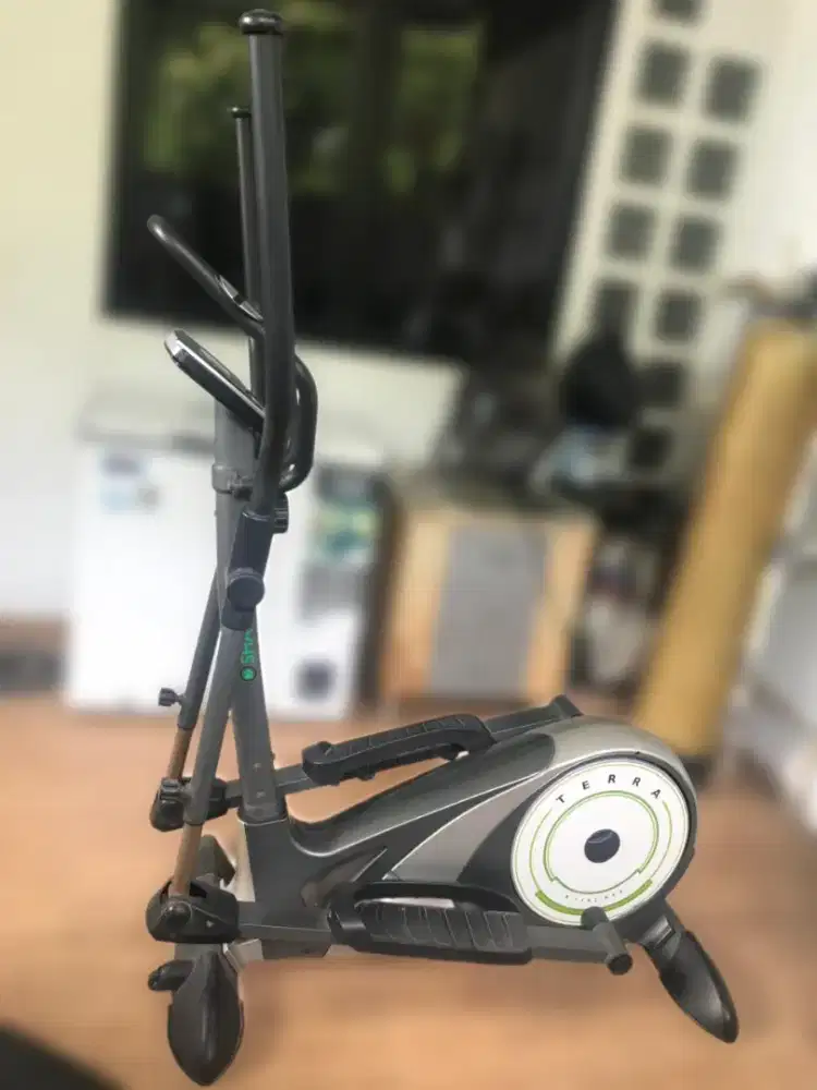 Alat Fitness Model Sepeda Berdiri second