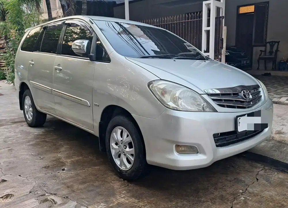 TOYOTA KIJANG INNOVA 2.0 G AT LUX TAHUN 2010