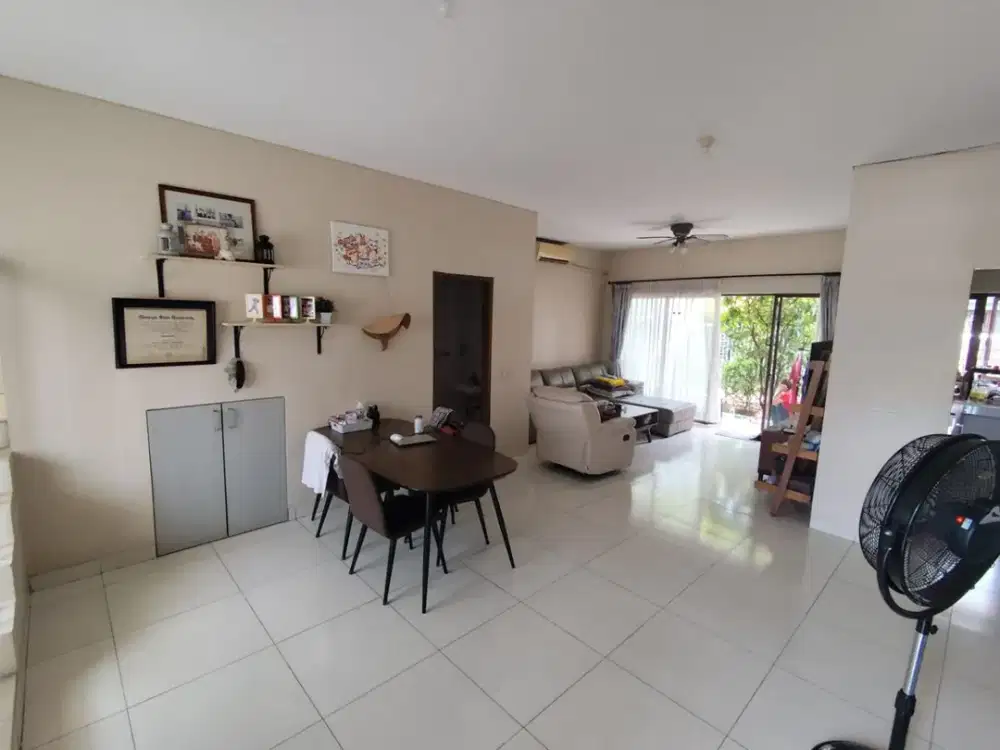 Dijual Rumah 2 Lantai Dekat Dengan Jalan Tol JORR di Cluster Cassia