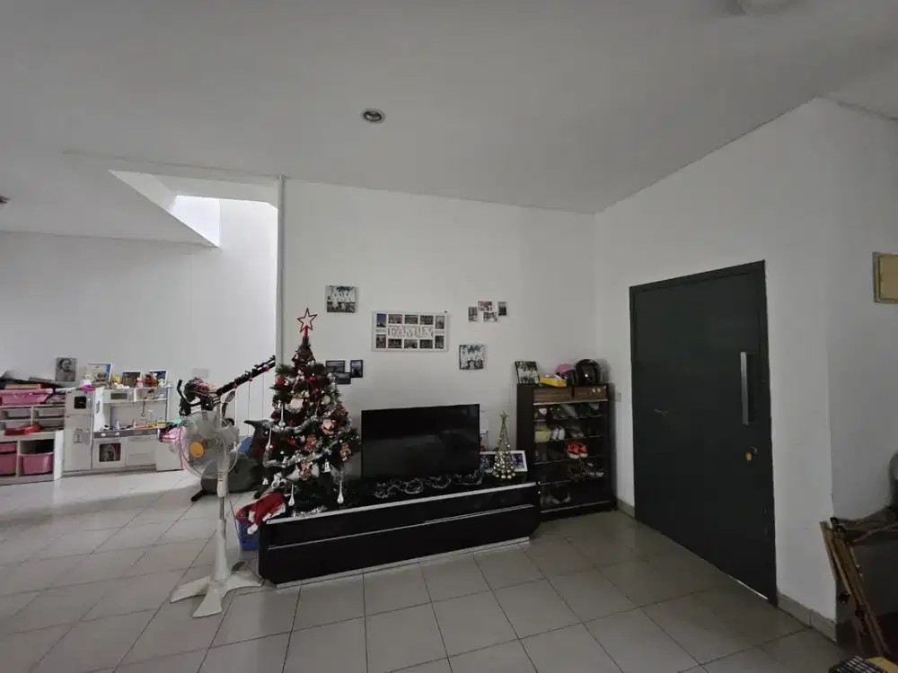 Dijual Rumah Sudah Renovasi Semi Furnished di Cluster Alamanda JGC Jakarta Timur