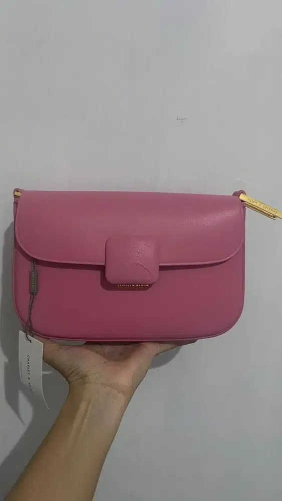 Tas slempang dan bahu