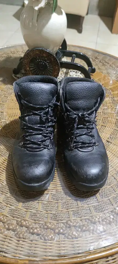 Sepatu safety octopus