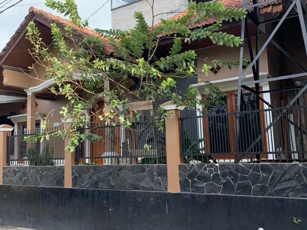 Dijual Rumah di Permana Barat Cimahi, Bagus Terawat Siap Huni