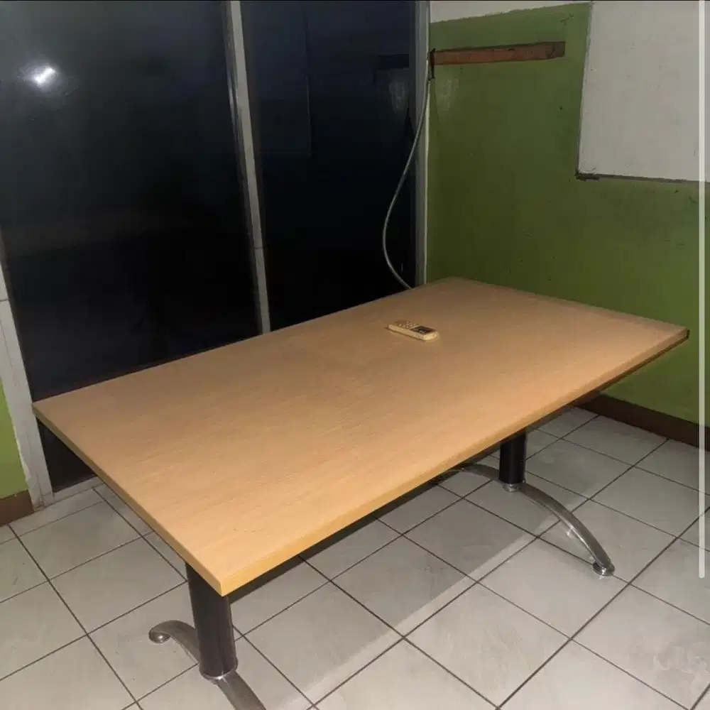 Meja tulis kayu kaki besi