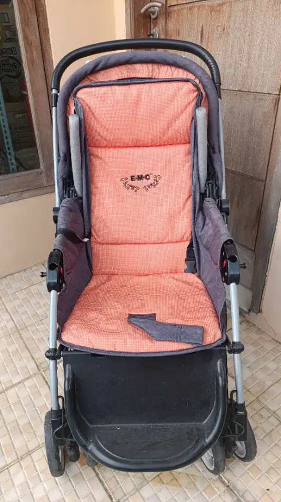 Stroller bayi multifungsi