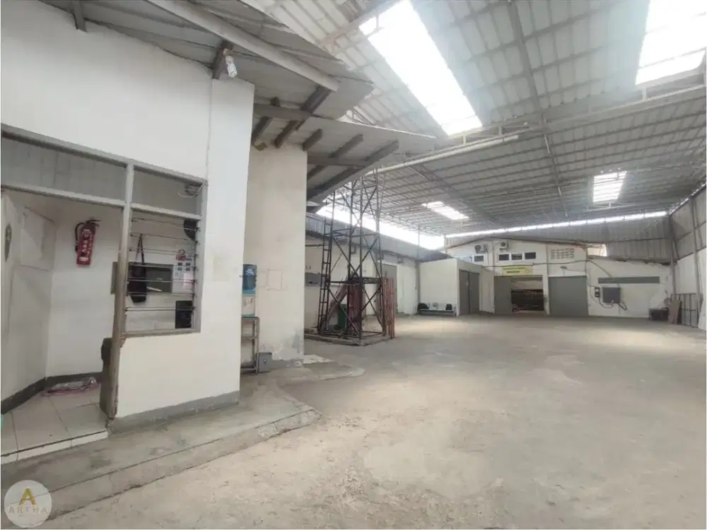 Gudang Strategis Siap Pakai di Sayap Taman Kopo Indah Bandung