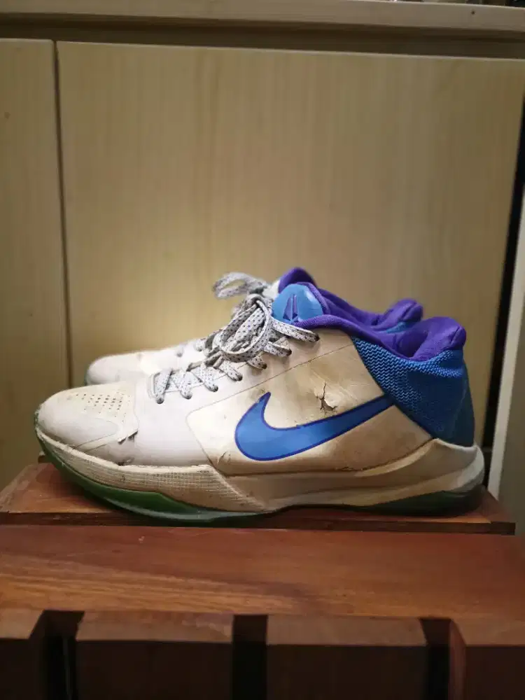 Sepatu basket Nike Kobe V Hornets