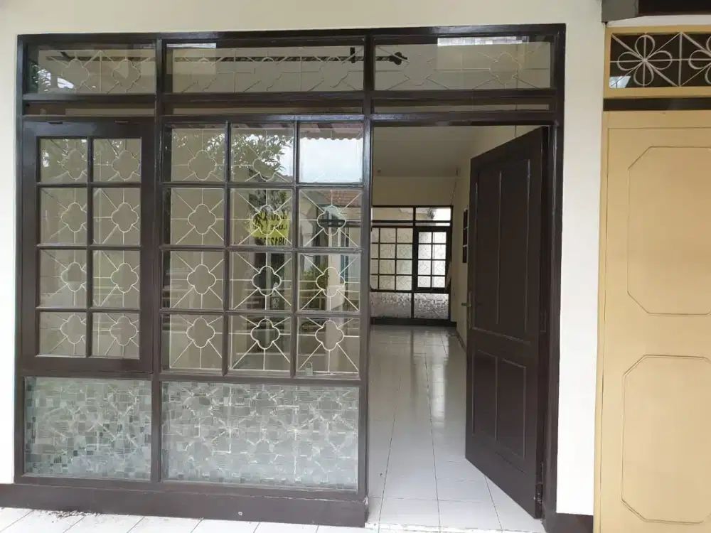 Disewa Rumah Bagus di Taman Holis Indah, Bandung