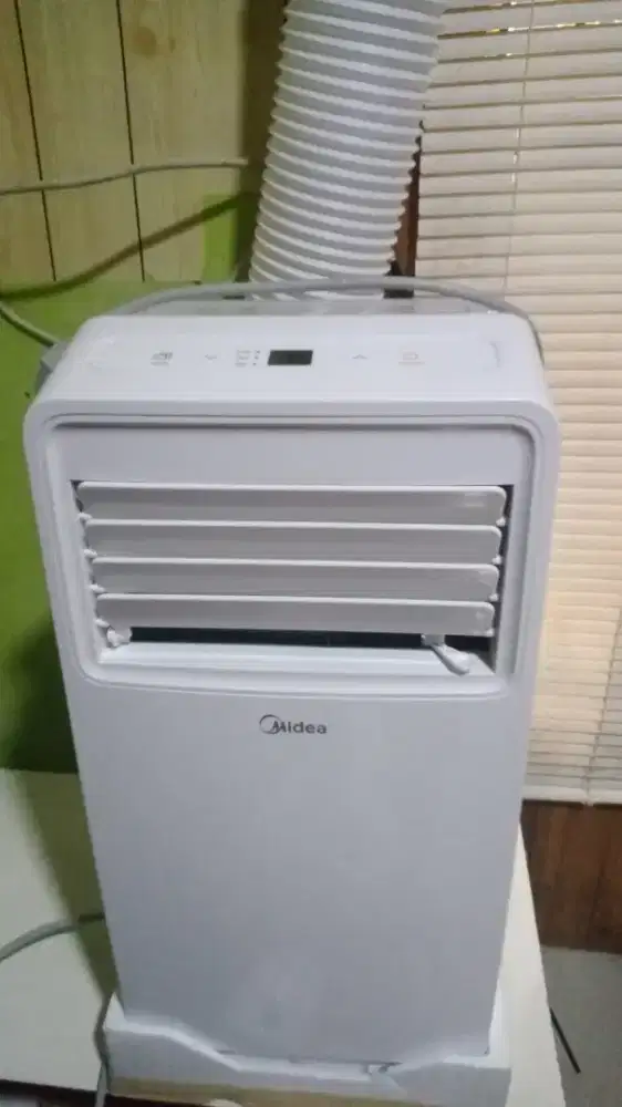 Dijual AC PORTABLE MIDEA 1/2 PK