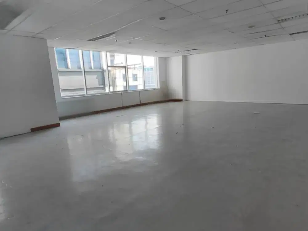 SEWA KANTOR DI JAKARTA PUSAT SENEN 100M2 BARE 130K NEGO