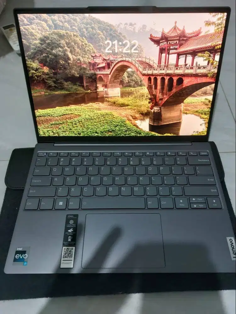 Lenovo Yoga Slim 7i Carbon 08ID - Laptop Intel Core i7-1260P 16GB 1TB