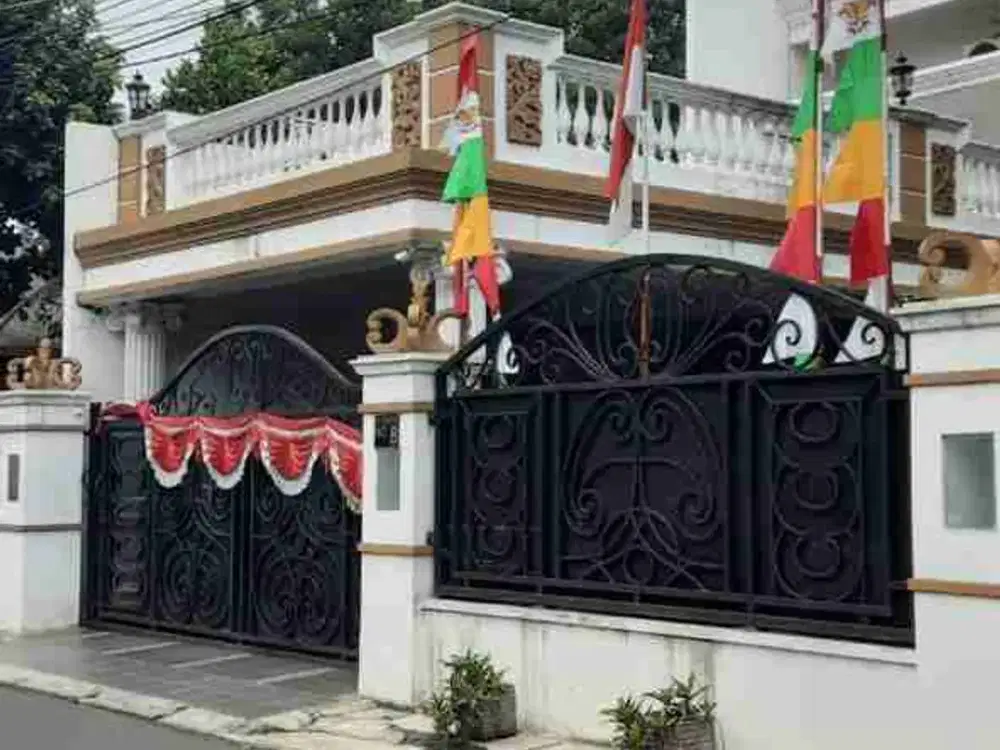 Dijual Rumah 2 Lantai di Cirendeu