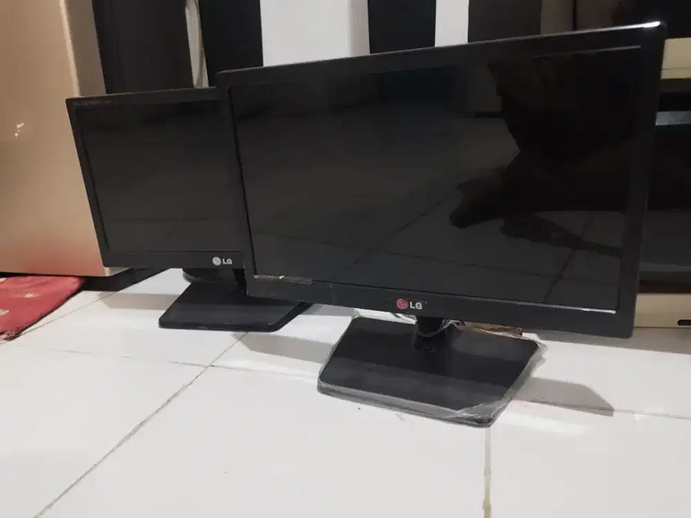 Monitor LG 16 inch 2 pcs