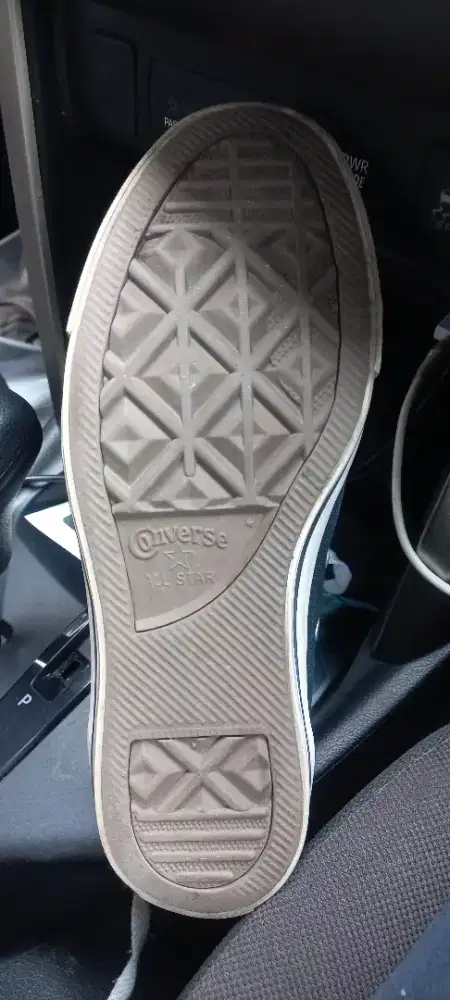 Di jual sepatu  converse  chuck  taylor  all star canvas