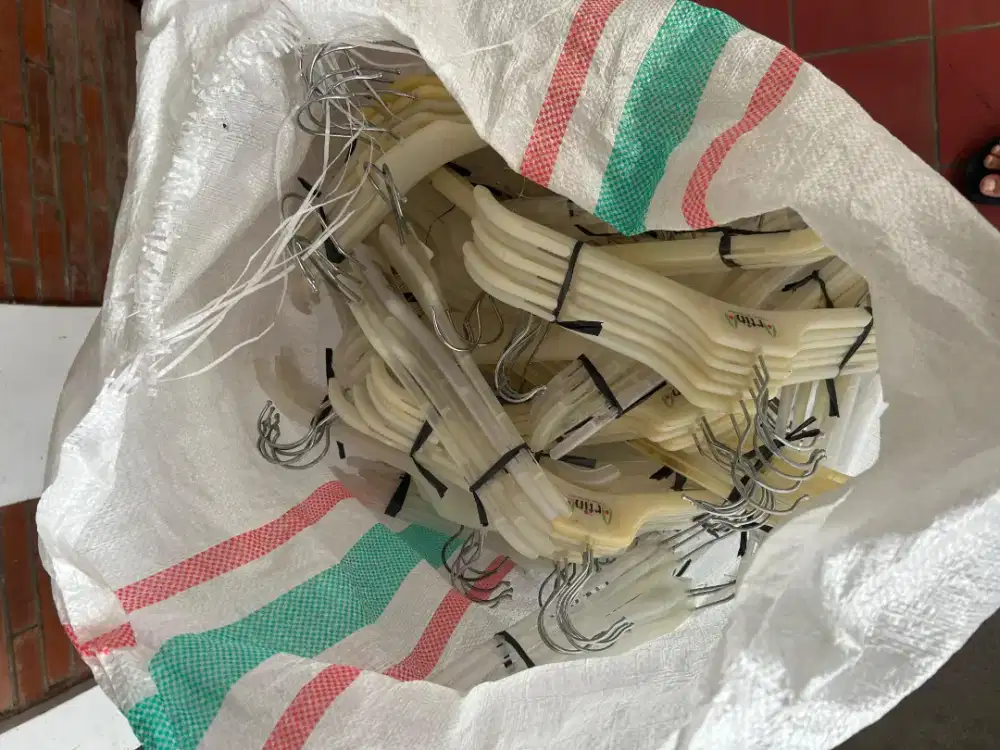 Hanger gantungan pakian