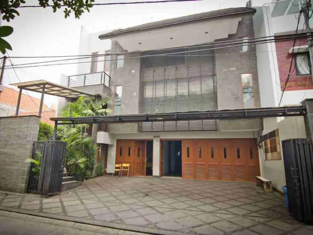 RUMAH SEWA U/KANTOR GANDARIA KEBAYORAN BARU JAKARTA SELATAN
