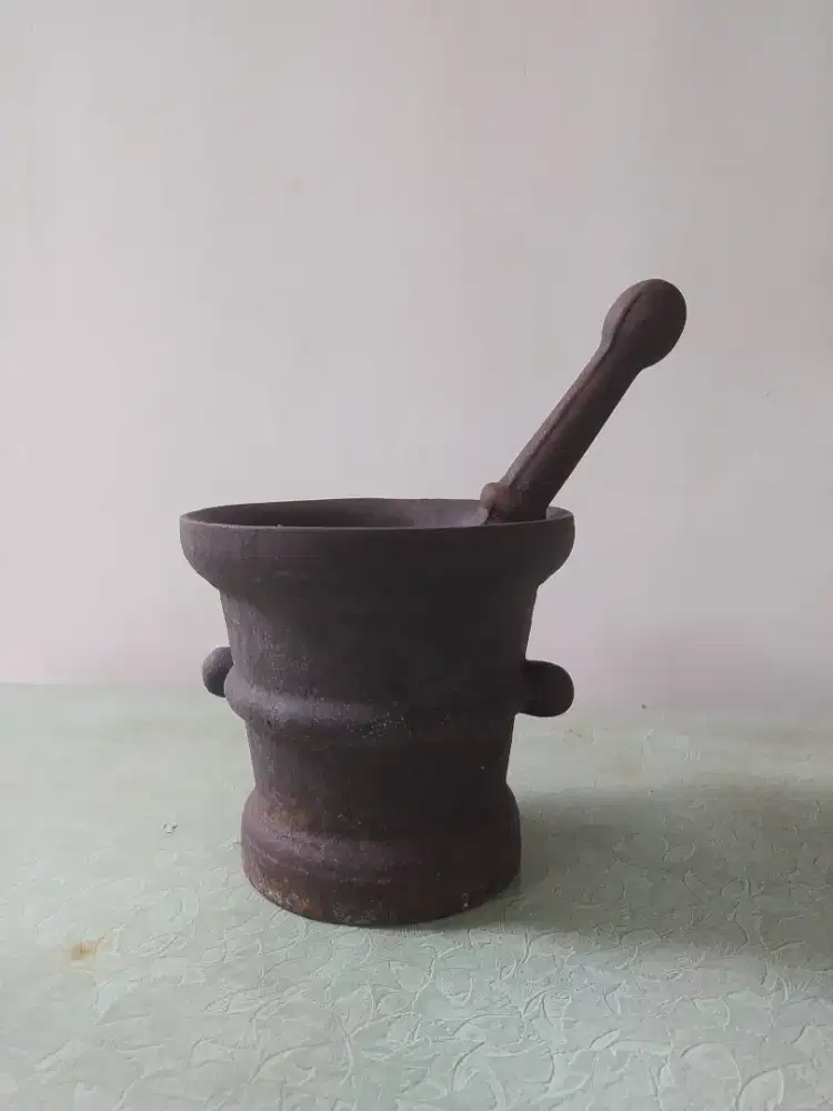 Alu lumpang tumbukan besi