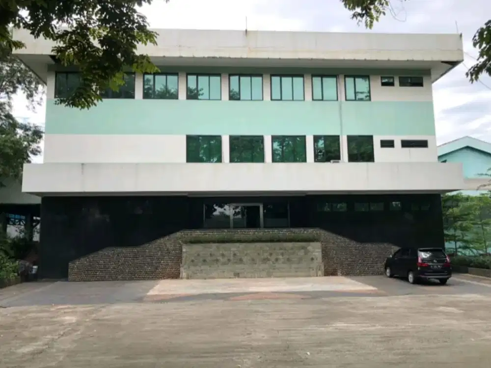 Gudang (ex Pabrik) 3lantai luas 18815m Ciracas Jakarta Timur