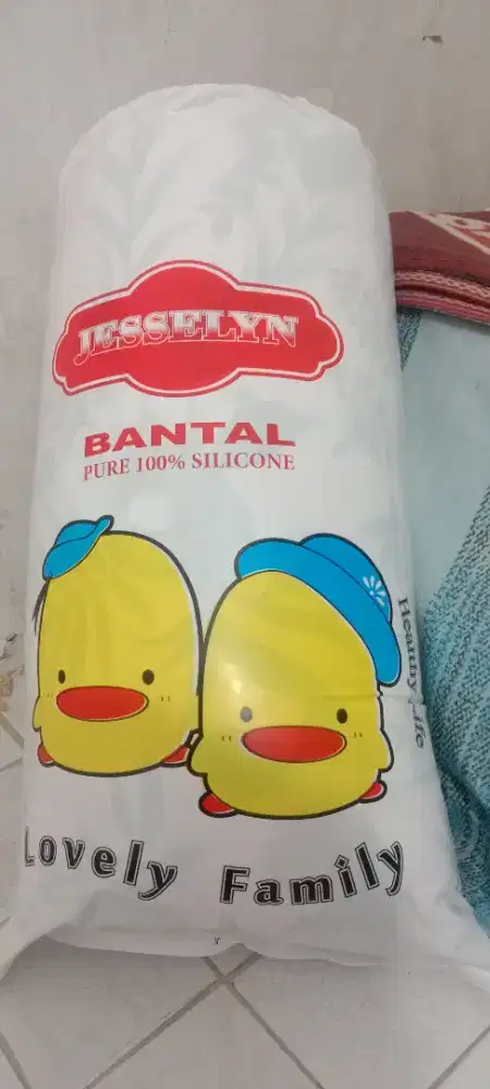 Bantal jesselyn baru