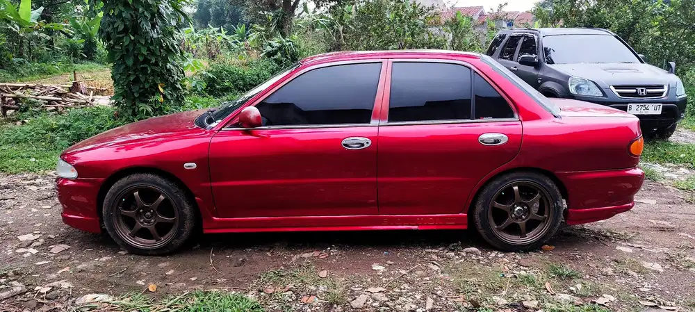 Mitsubishi Lancer 1996 Bensin