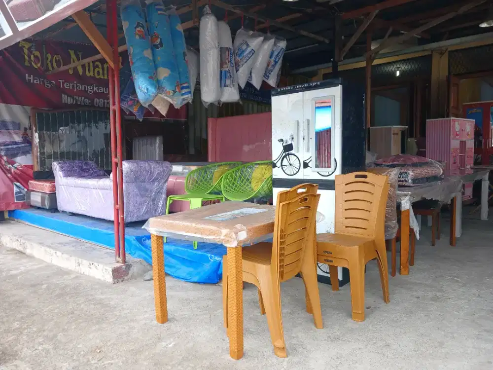 Meja Makan Plastik Napolly