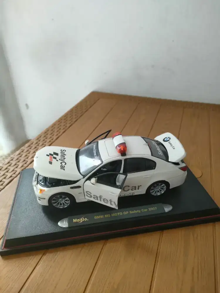 Dijual miniatur safetycar moto GP BMW M5 2007
