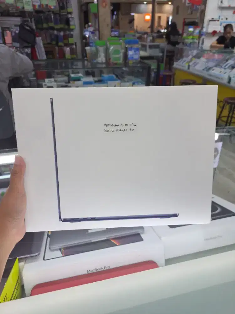 Apple Macbook Air M2 16/256GB SSD Midnight 13 Inch New BNIB IBOX